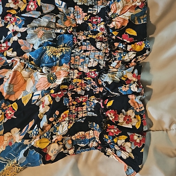 Surplice Floral Crinkle Top - Picture 4 of 5